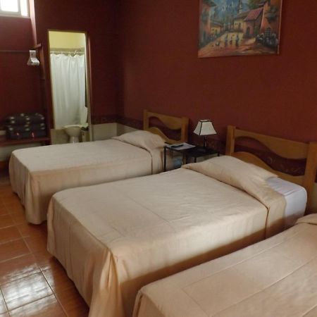 Hotel Colonial Трухильо Экстерьер фото