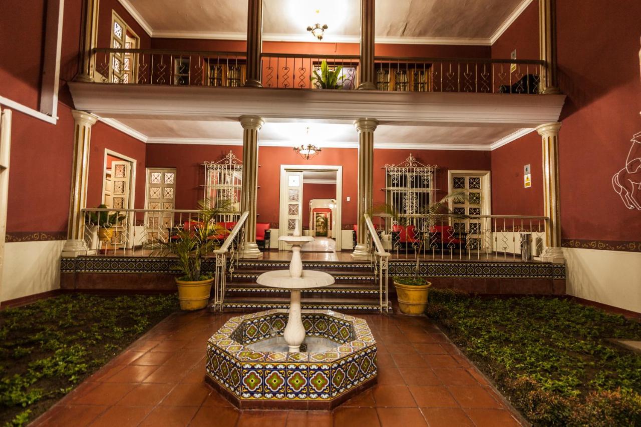 Hotel Colonial Трухильо Экстерьер фото