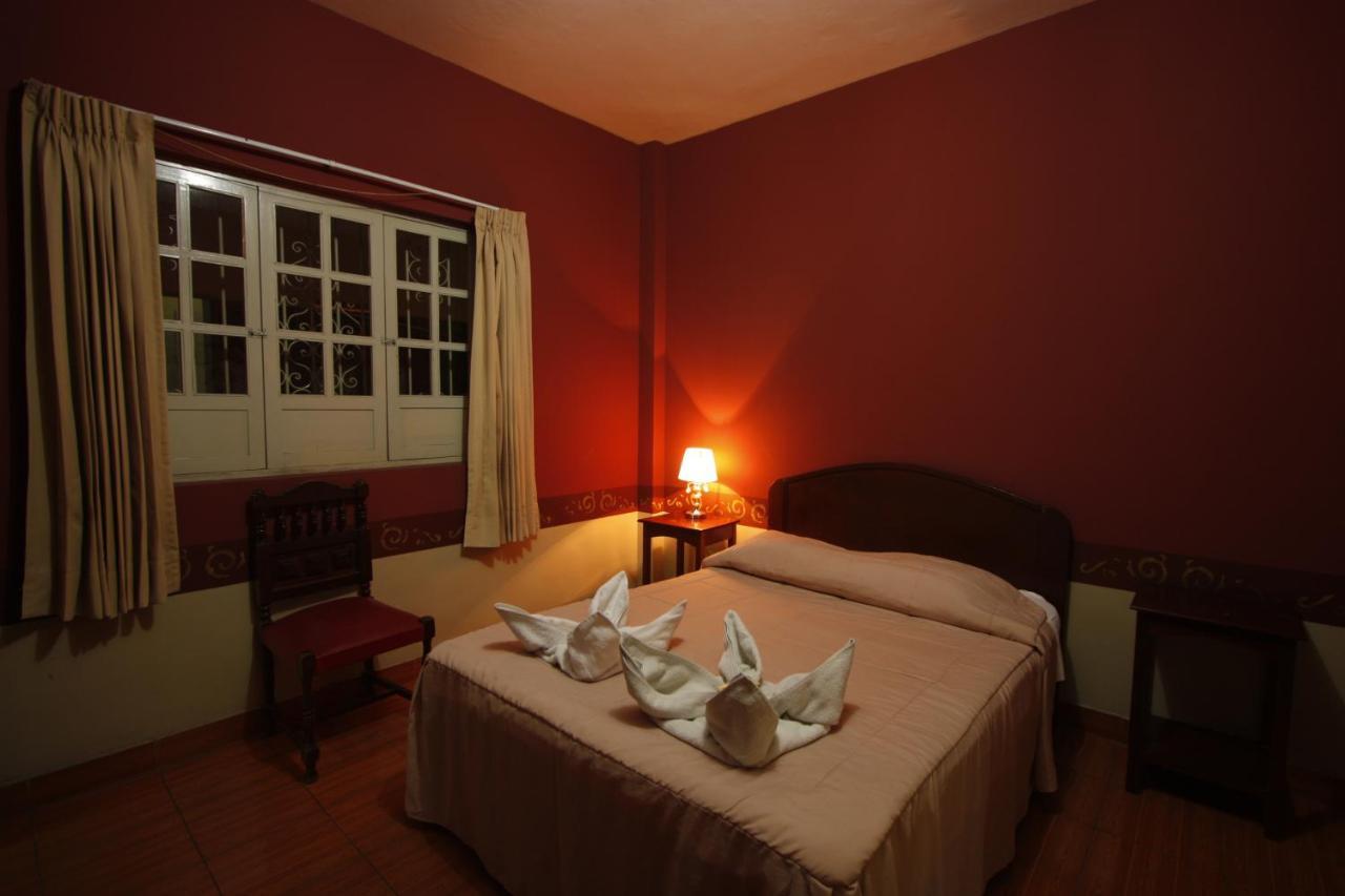 Hotel Colonial Трухильо Экстерьер фото