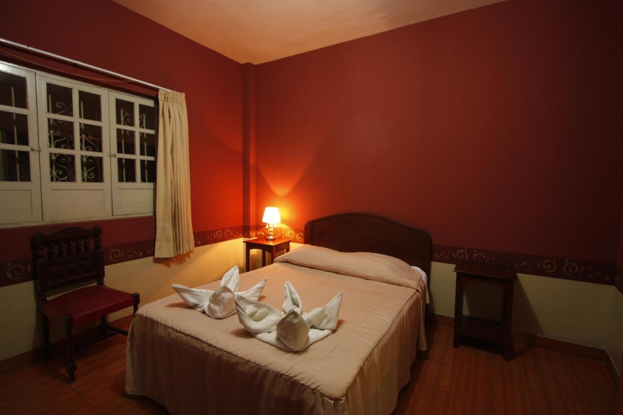 Hotel Colonial Трухильо Экстерьер фото