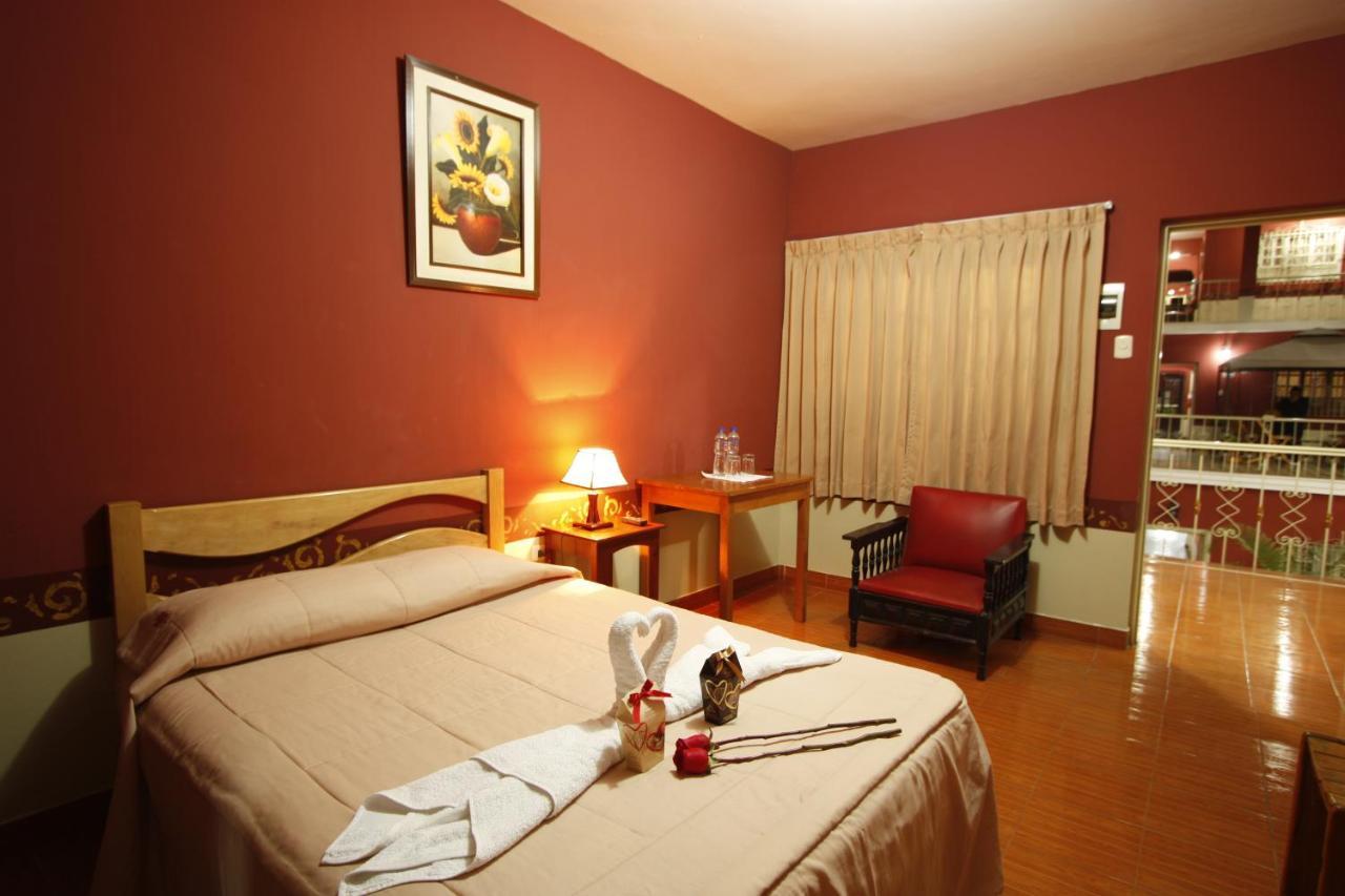 Hotel Colonial Трухильо Экстерьер фото