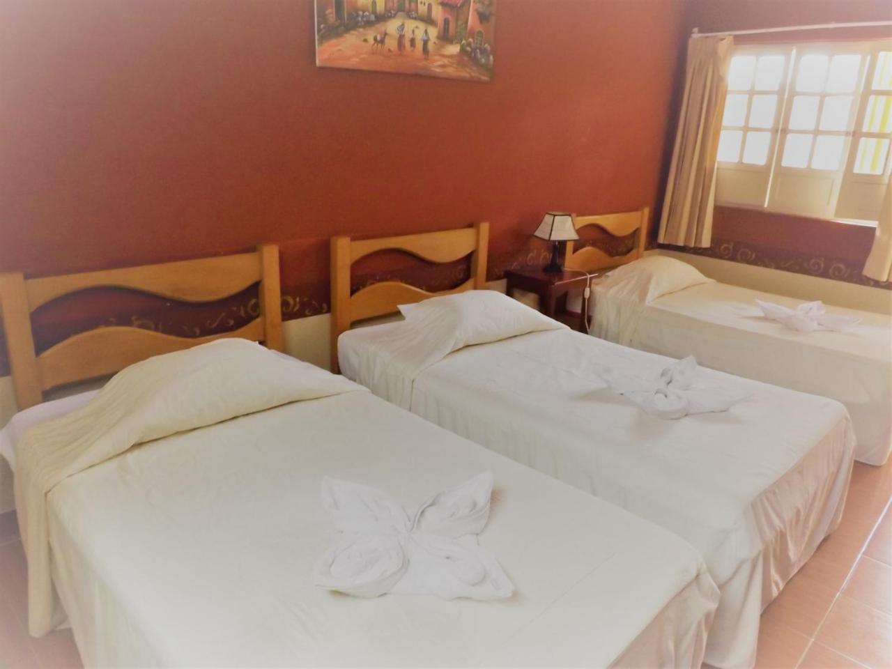 Hotel Colonial Трухильо Экстерьер фото