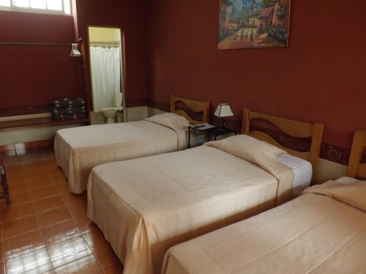 Hotel Colonial Трухильо Экстерьер фото