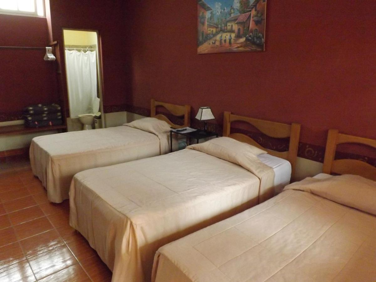 Hotel Colonial Трухильо Экстерьер фото